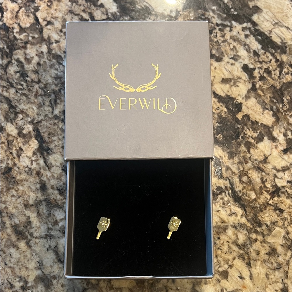 18K PICKLEBALL Paddle Stud Earrings - Gold. Never worn